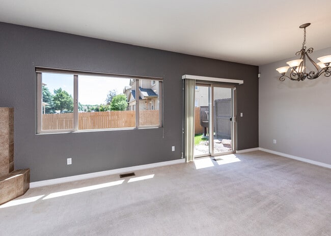 Building Photo - 5607 University Village View