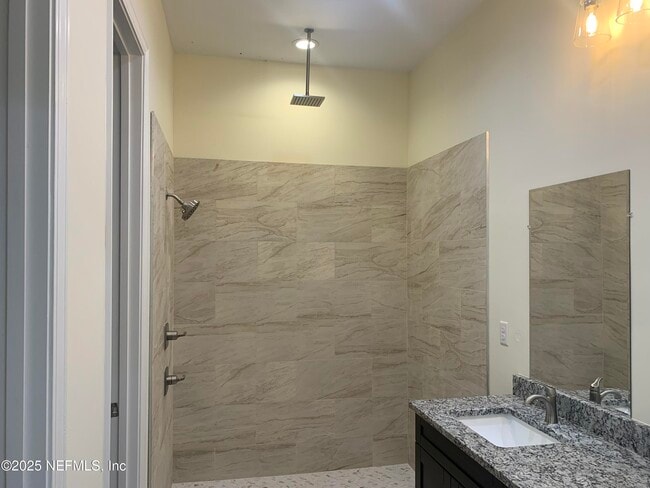 Building Photo - 5871 Collins Rd