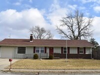 Building Photo - Charming 3 Bed, 2 Bath Ranch Home in West ...