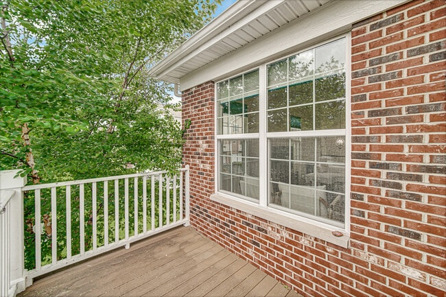 Building Photo - 2528 Dunraven Ave