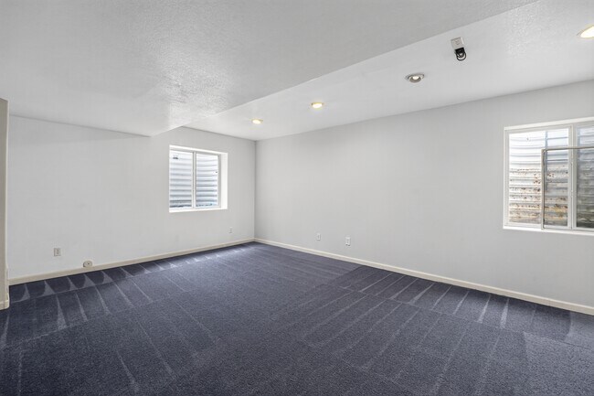 Building Photo - 20600 E Dartmouth Dr