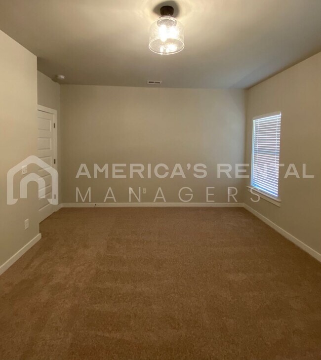 Building Photo - 210 Ridgeview Cir