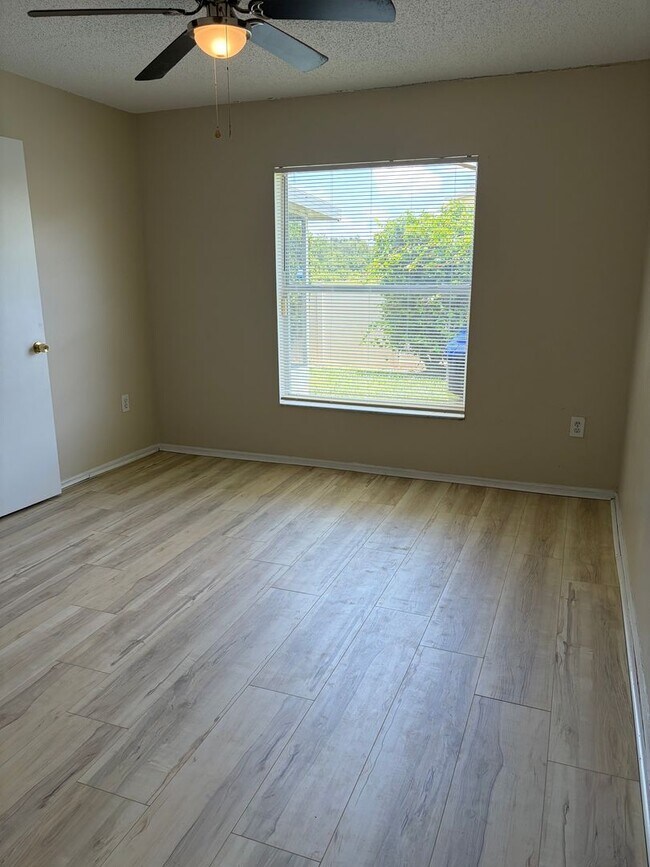 Building Photo - Nice 3 bedroom /2 bath 2 story townhome at Park Place at Meadows Woods in Orlando