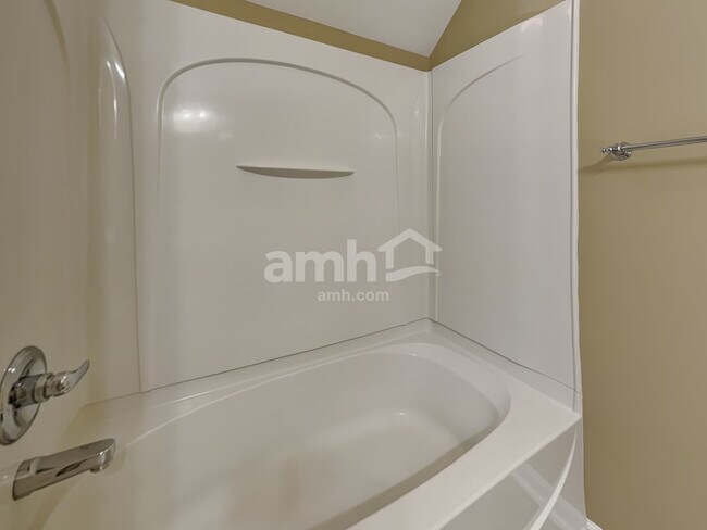 Building Photo - 113 Pin Oak Court
