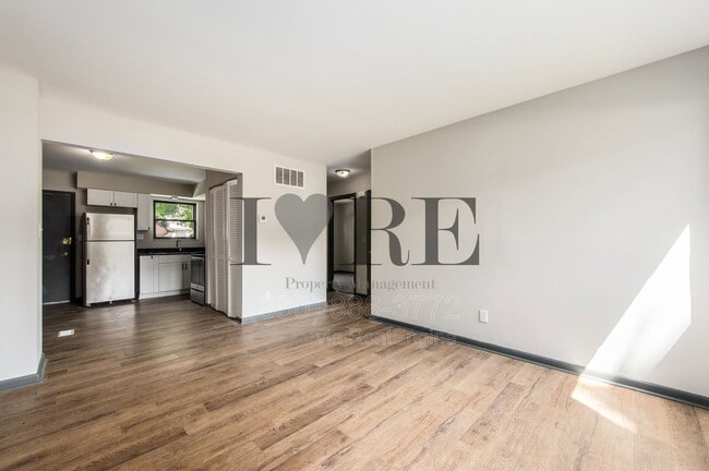 Building Photo - 85 Stevens Ave