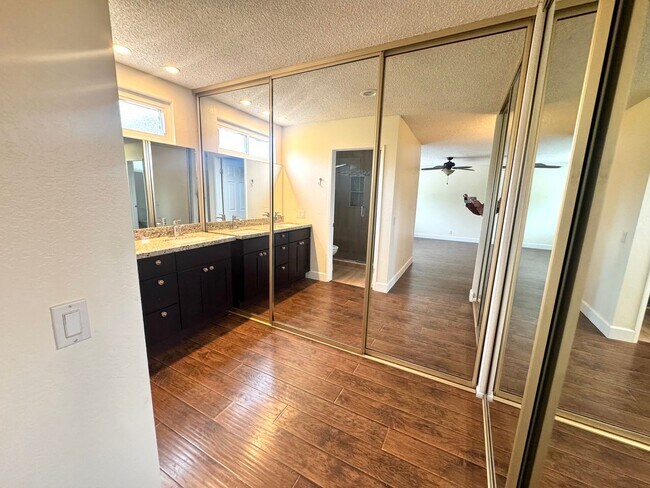 Building Photo - Rare opportunity spacious remodeled Camarillo Home on cul-de-sac with Electricity included!