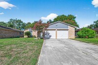 Building Photo - 802 Cascade Creek Dr