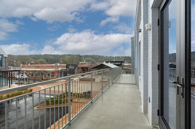 Building Photo - 160 Morrow Ave