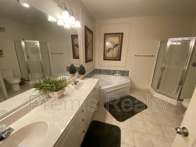 Building Photo - 2733 Via Cipriani
