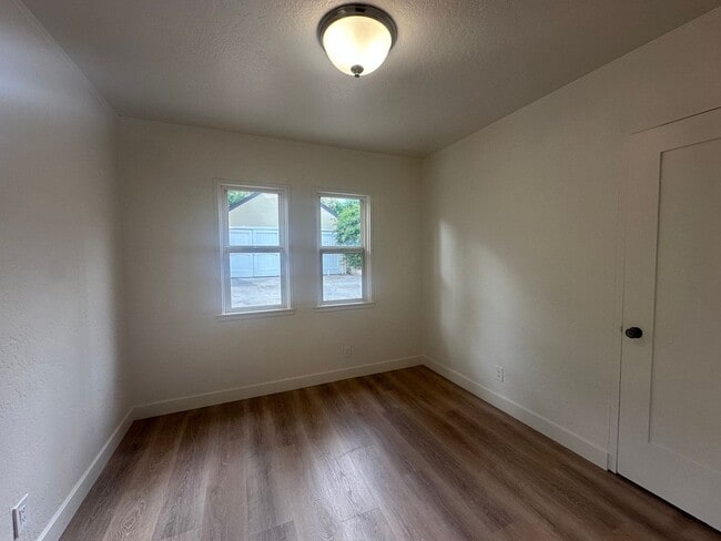 Building Photo - 413-413-413-412 Montgomery St