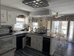 Building Photo - 100 Phelps St