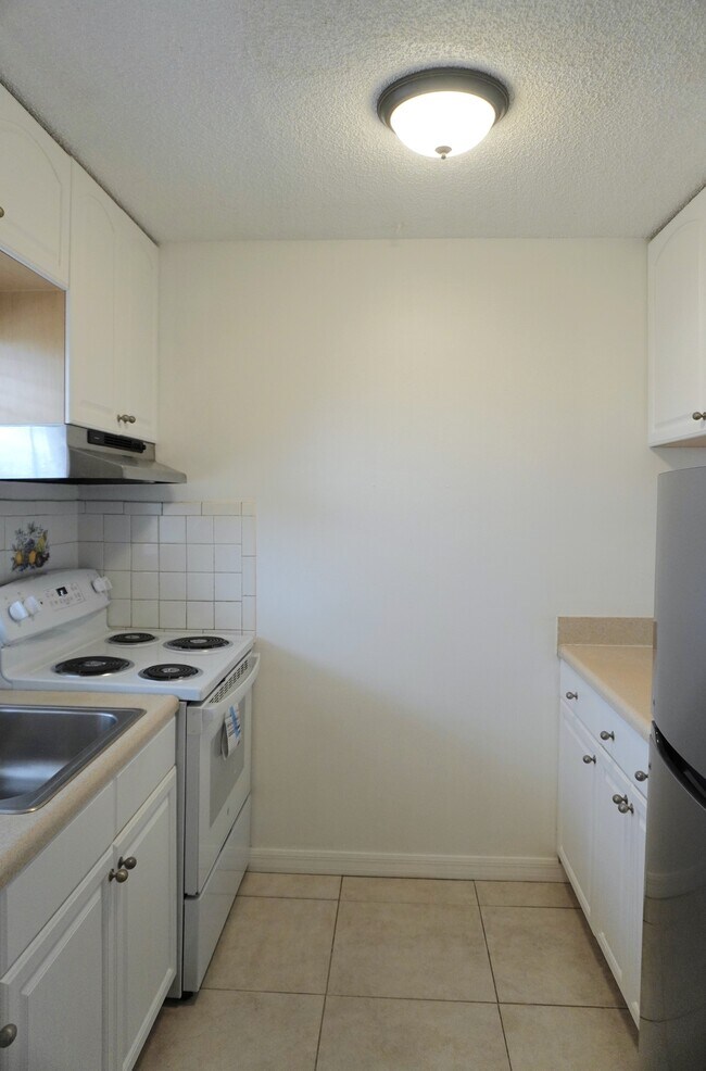 Building Photo - 1510 Ocean Shore Blvd