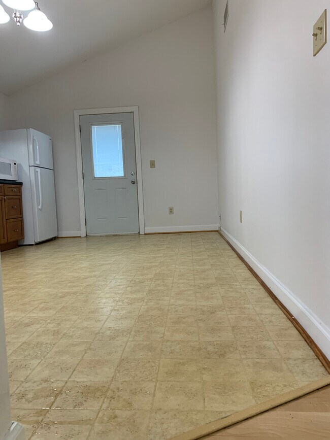 Building Photo - 591 Britmore Ct