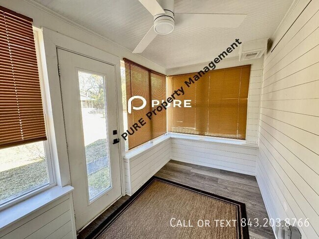 Building Photo - 842 White Oak Dr