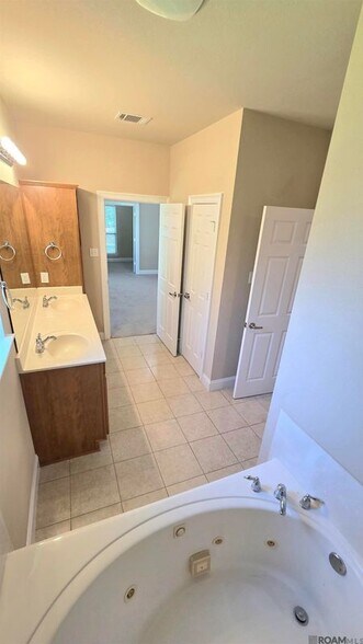 Building Photo - 16545 Antioch Ct