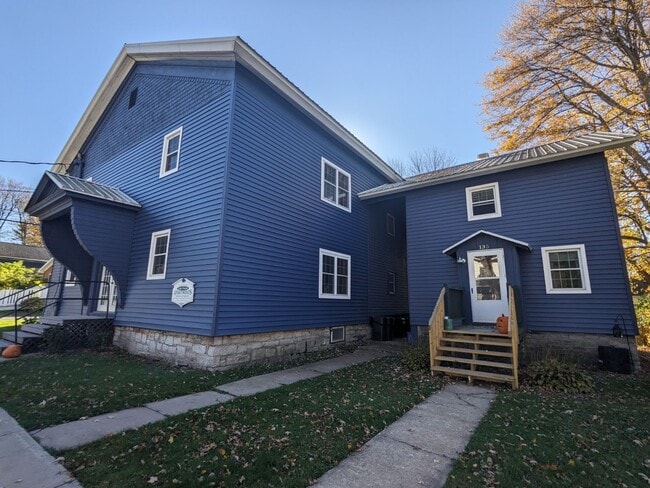 Building Photo - 139 S Esselstyne St