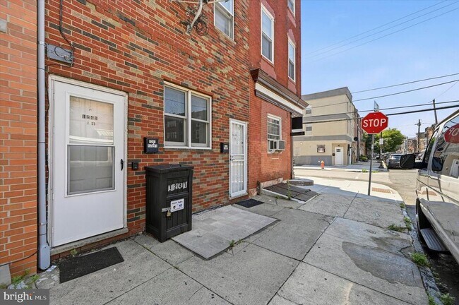 Building Photo - 1241 S 8th St