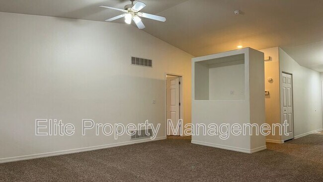 Building Photo - 175 S Stardust Ct