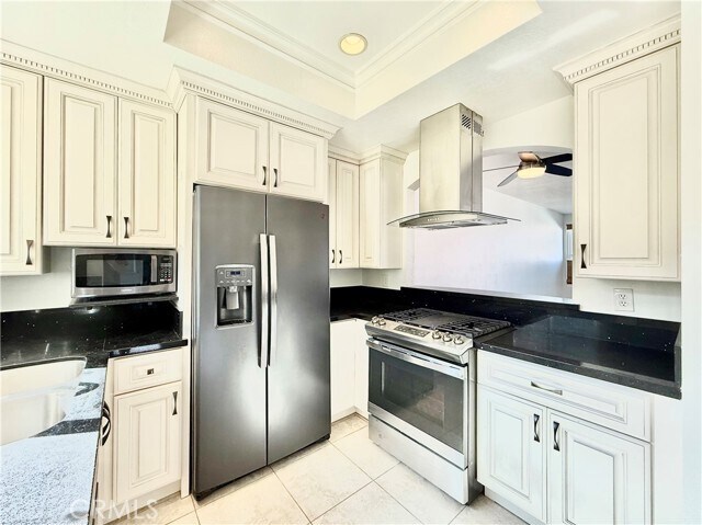 Building Photo - 30902 Club House Dr