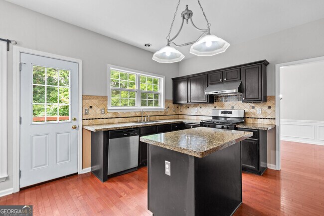 Building Photo - 2315 Hiawassee Dr NW