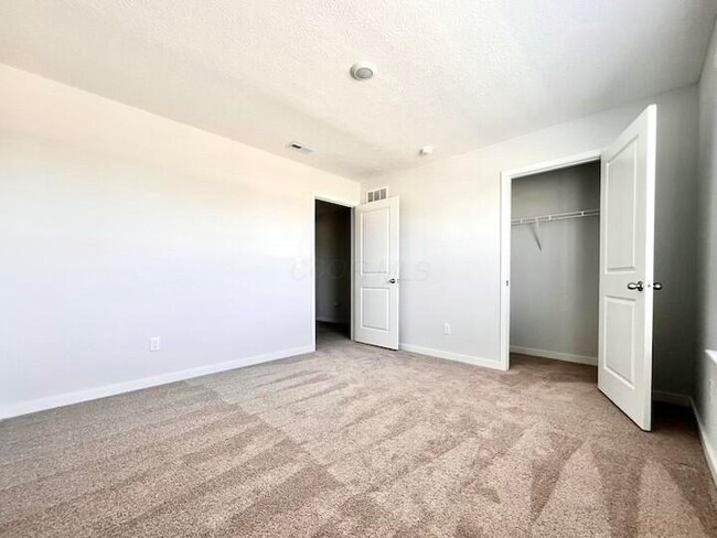 Building Photo - 473 Park Vista Dr