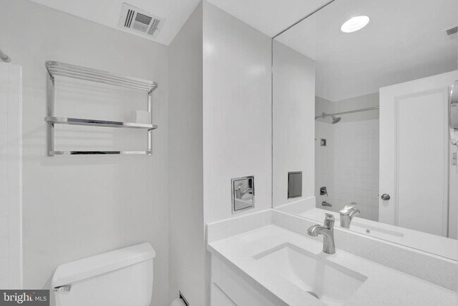 Building Photo - 1133 13th St NW