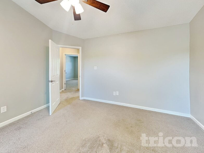 Building Photo - 106 Newbury Dr