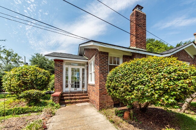 Building Photo - 25 8th Ave