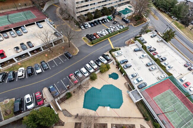 Building Photo - Amazing Opportunity to Rent this well Main...