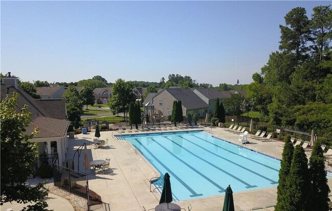 Building Photo - Beautiful 4 Bedroom, 2.5 Bath in Ballantyne Area