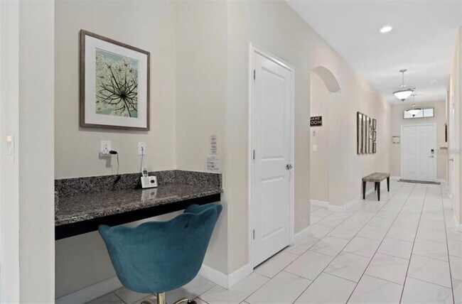 Building Photo - 4700 Sleepy Hollow Dr