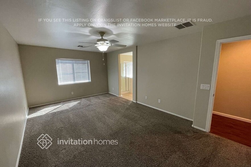 Building Photo - 3915 S Napa Ln