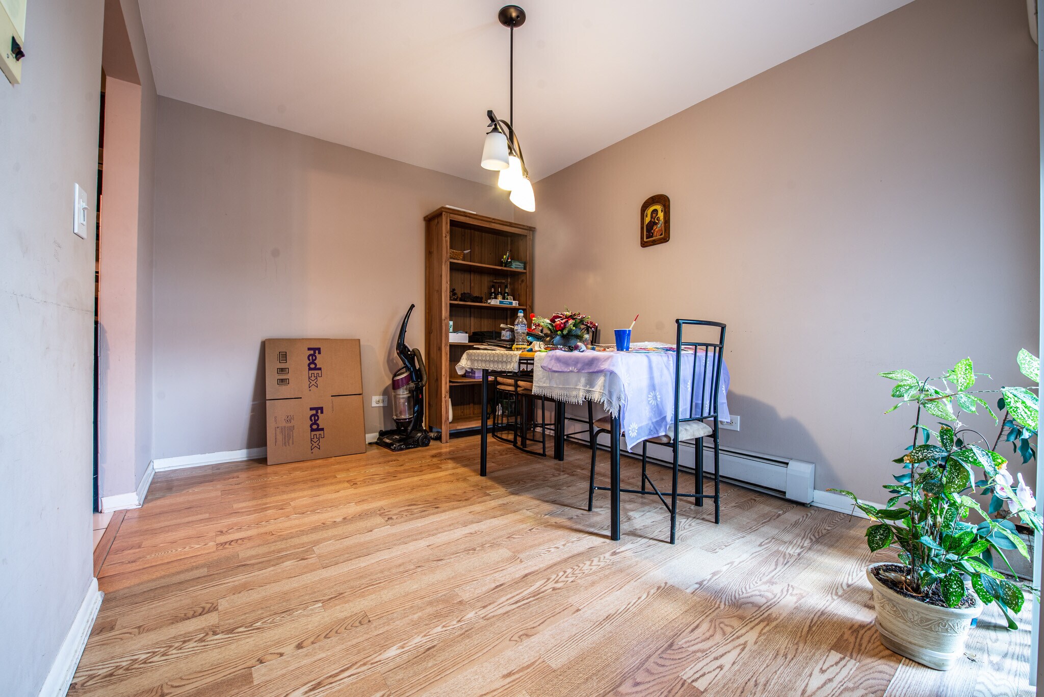 Building Photo - 5525 N Chester Ave