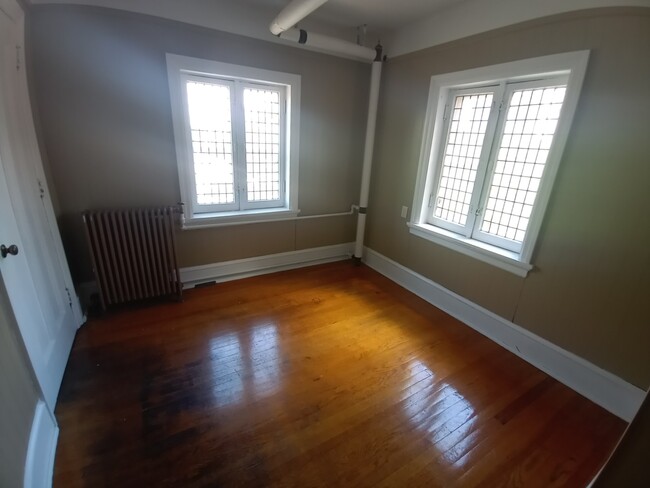 2nd bedroom/office - 420 N Main St