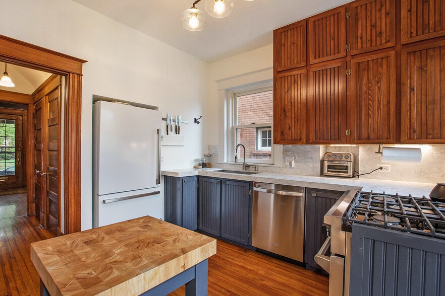 Building Photo - 1320 Fillmore St