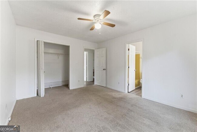 Building Photo - 2130 Fieldstone View Ct SE