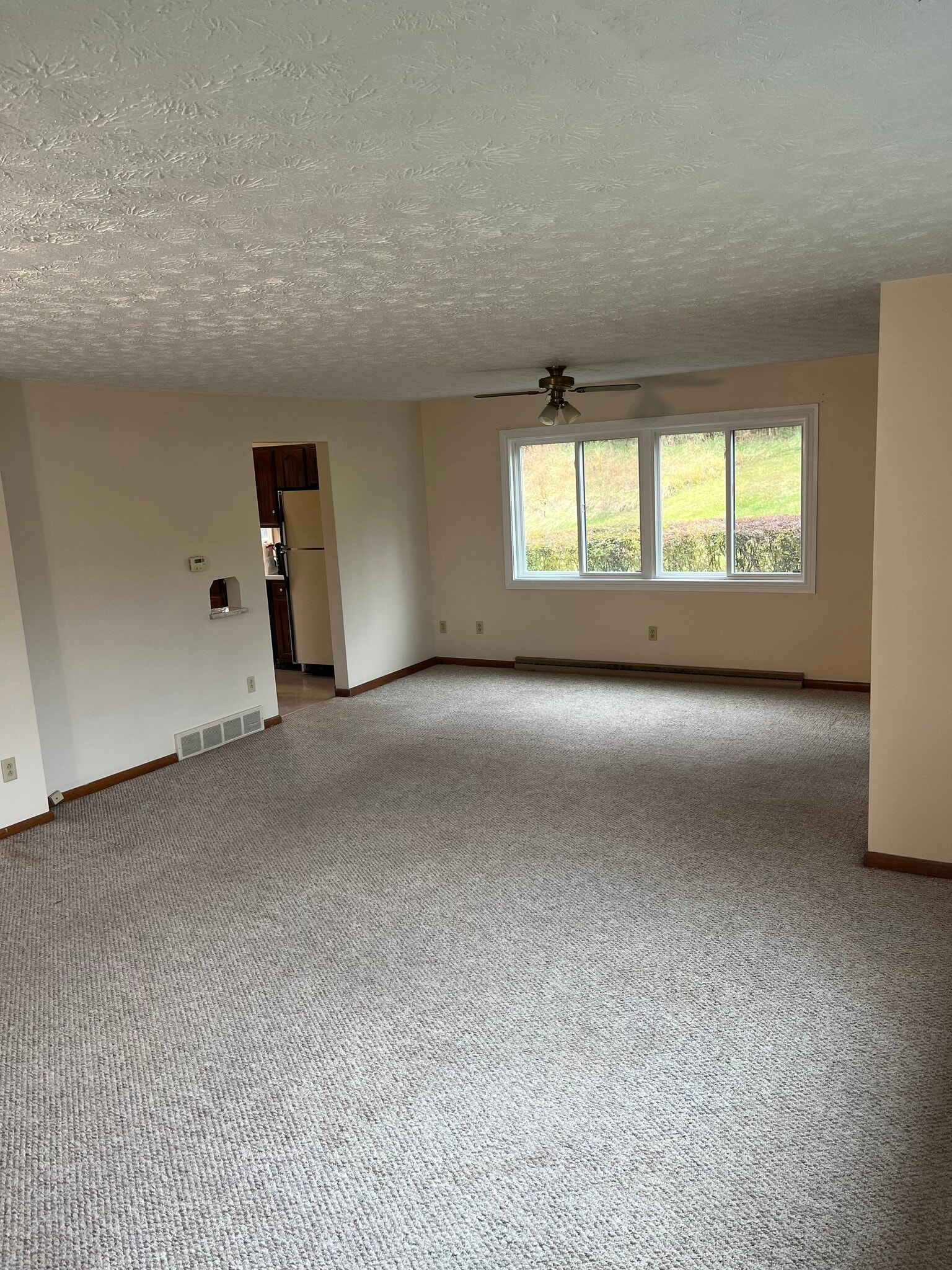 Building Photo - 889 Ivy Ave