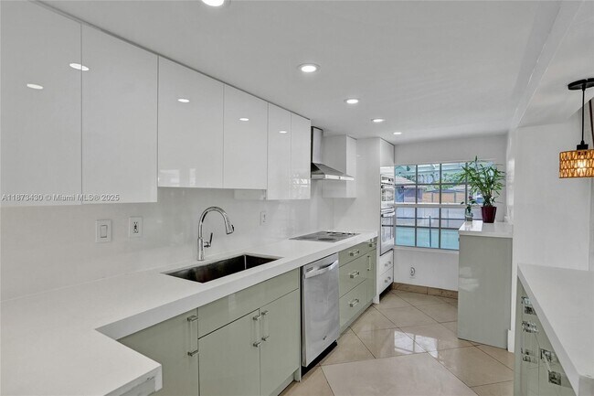 Building Photo - 221 NW 145th St