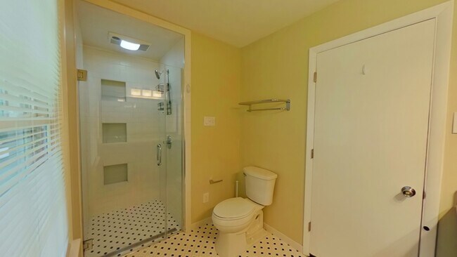 Building Photo - 3314 Jura Dr