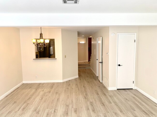 Building Photo - Upgraded Cambria Village Townhome