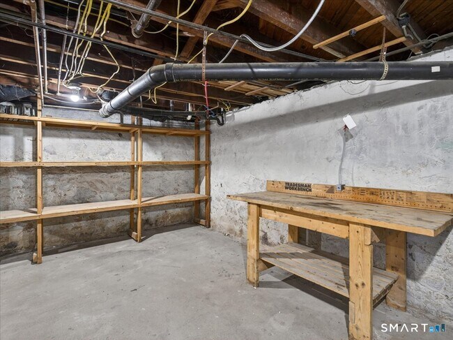 Building Photo - 91 Jewett St