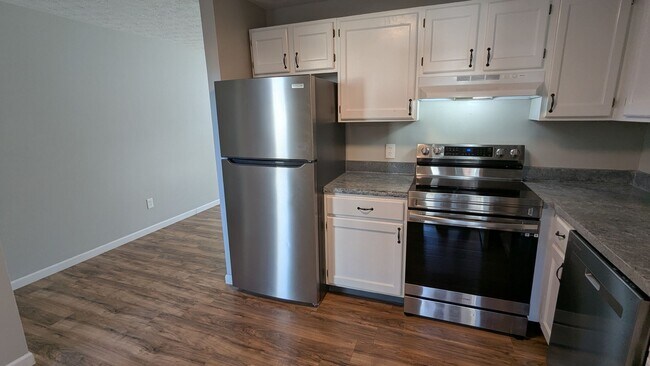 Building Photo - MN Cedar Village (857)
