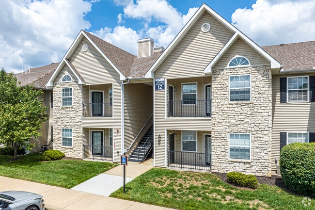 Building Photo - Pinnacle Pointe