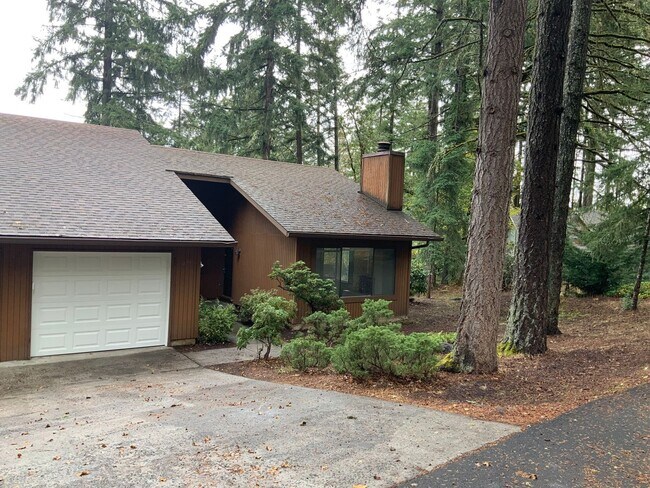 Building Photo - 422 Brookside Dr