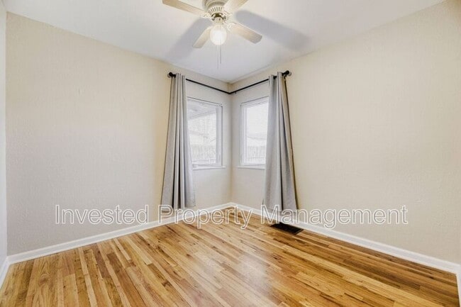 Building Photo - 4670 S Washington St