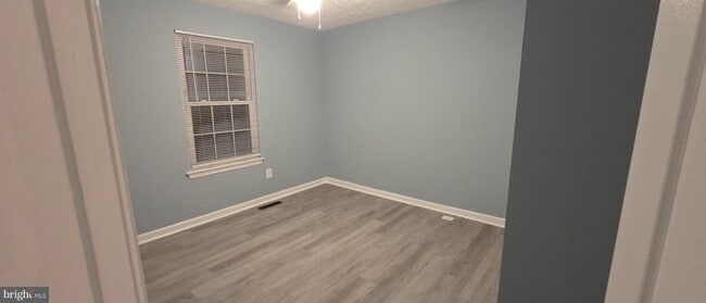 Building Photo - 323 Lindera Ct