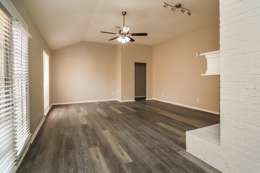 Building Photo - 13835 Aspen Hollow Ln
