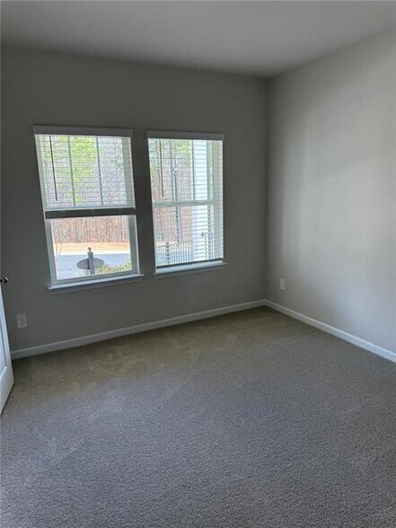 Building Photo - 181 Vly Oak Dr