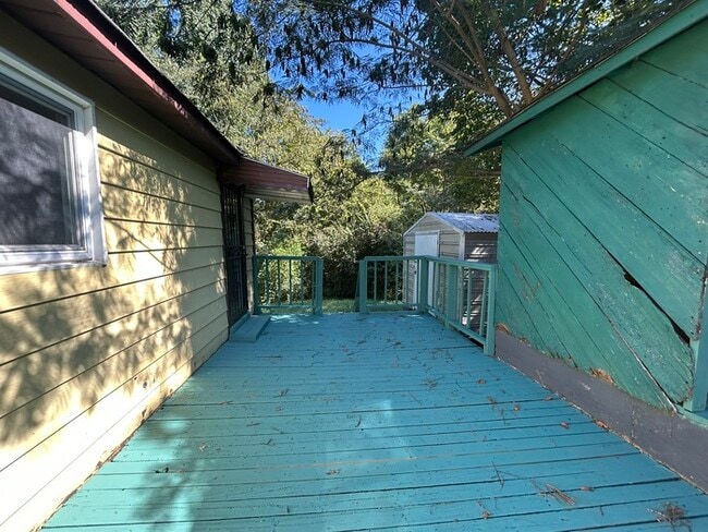 Building Photo - Beautifully Renovated 3-Bedroom Home with Expansive Yard and Private Deck in Graysville
