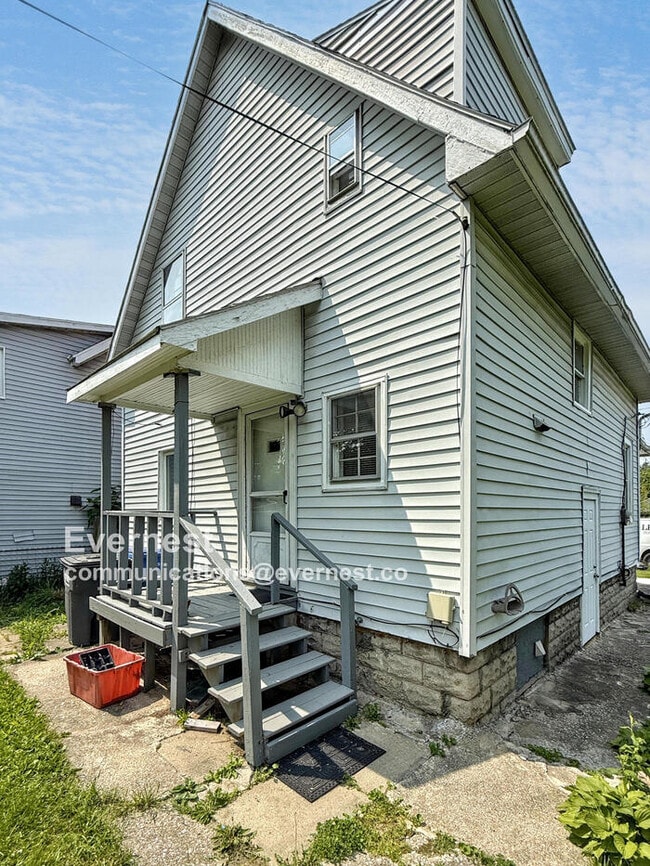 Building Photo - 1124 Vinal St